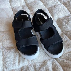 ❤️NWOT Bamboo platform sandals